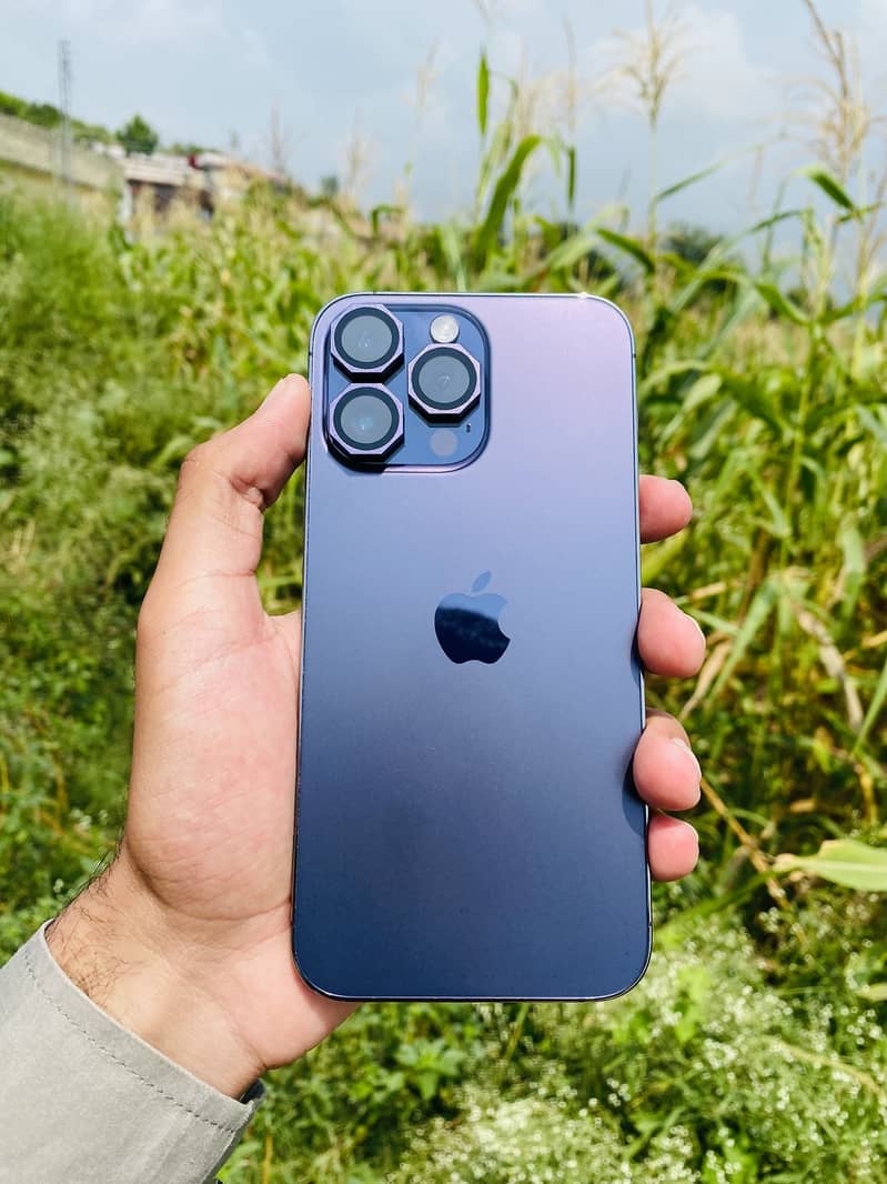 Apple iPhone 14 Pro Max 0