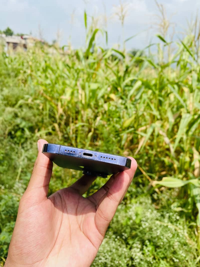 Apple iPhone 14 Pro Max 2