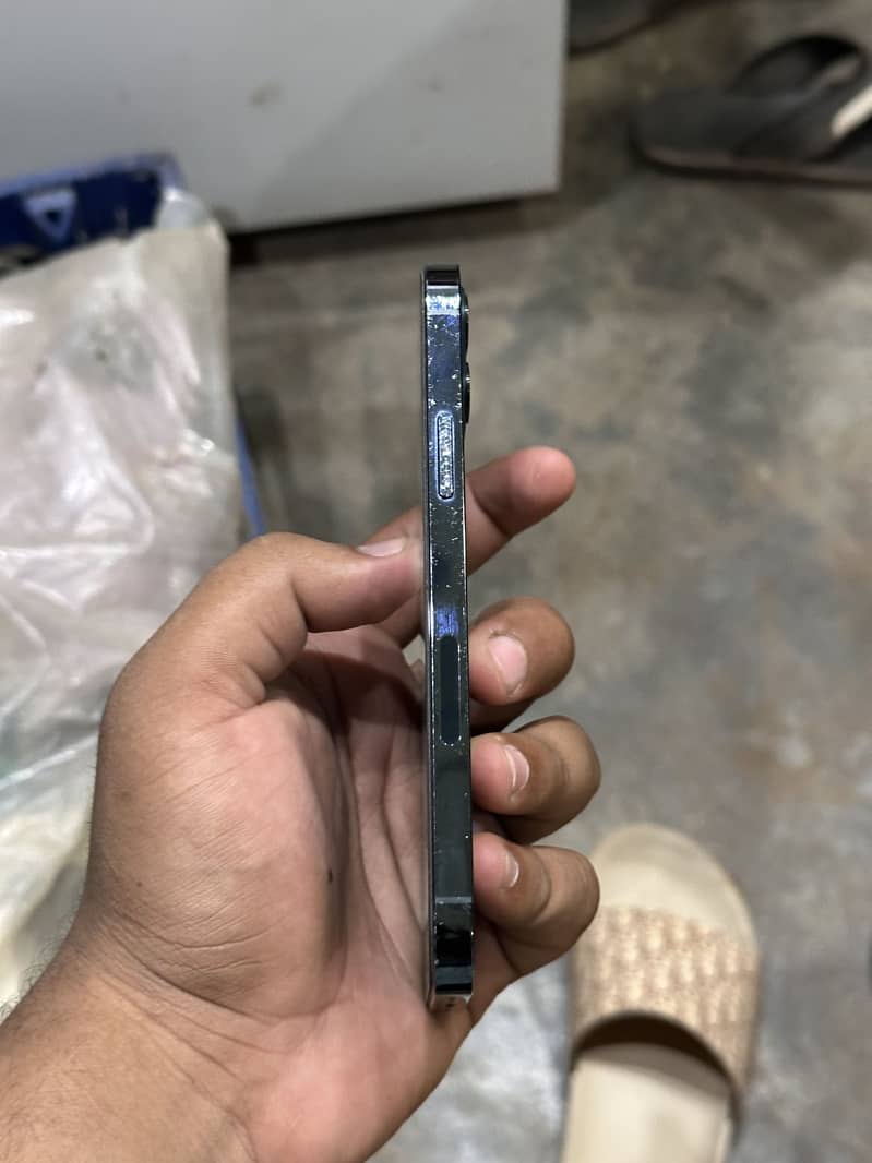 Apple iPhone 12 Pro 2