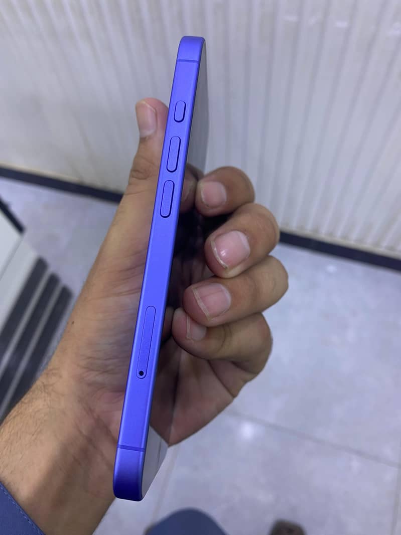 Apple iPhone 16 1