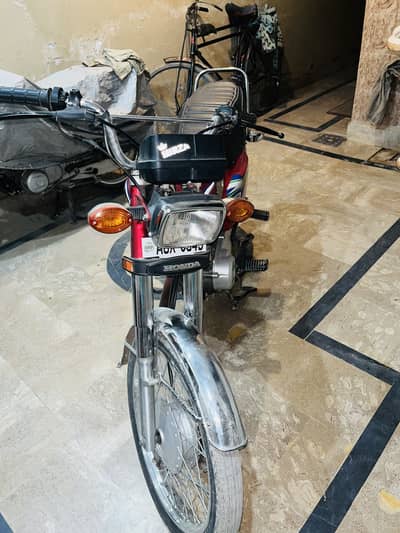 Honda 125 Red Color