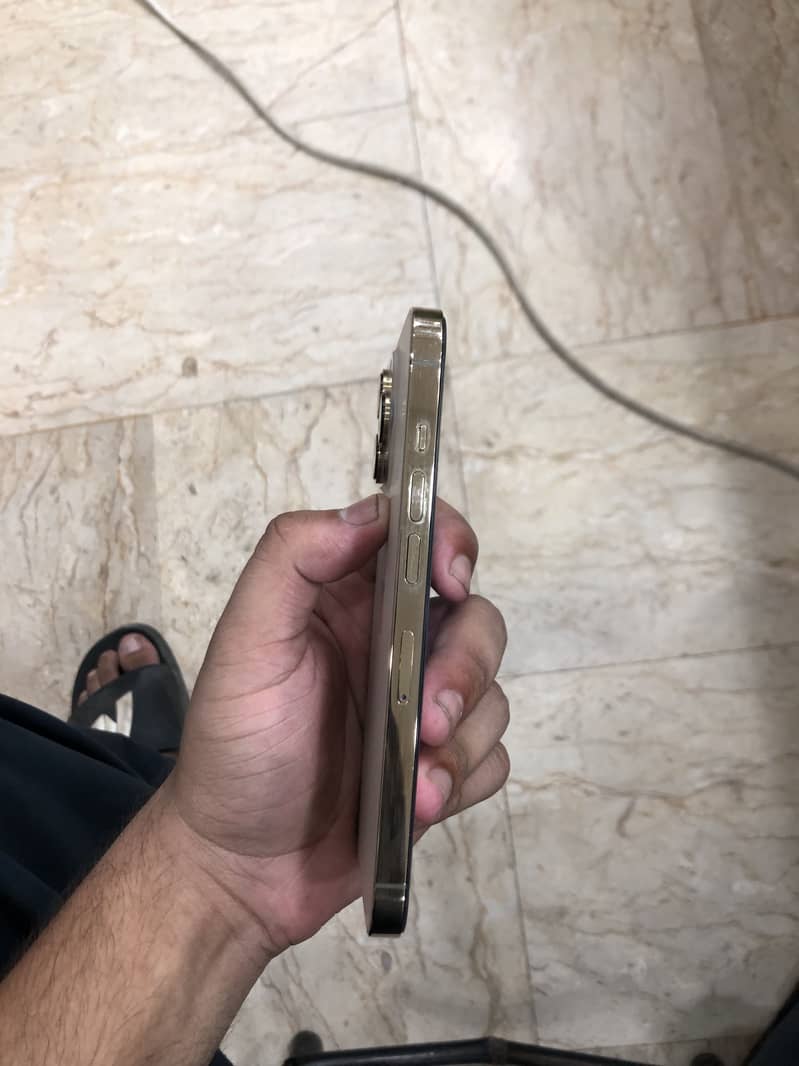 Apple iPhone 13 Pro 6