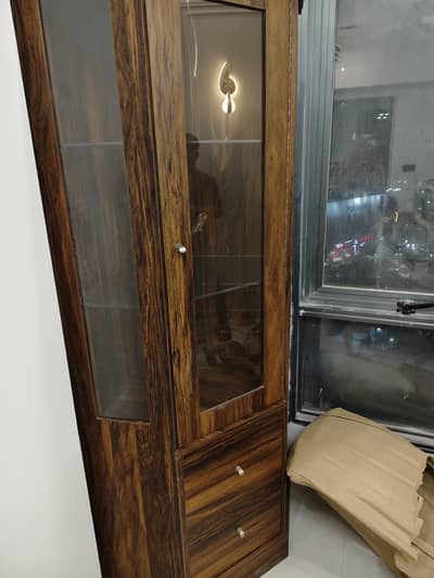 corner showcase unit