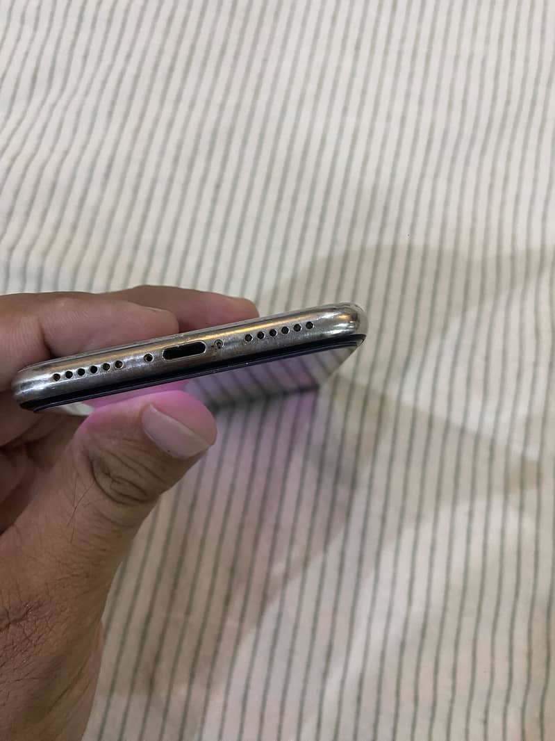 Apple iPhone X 13
