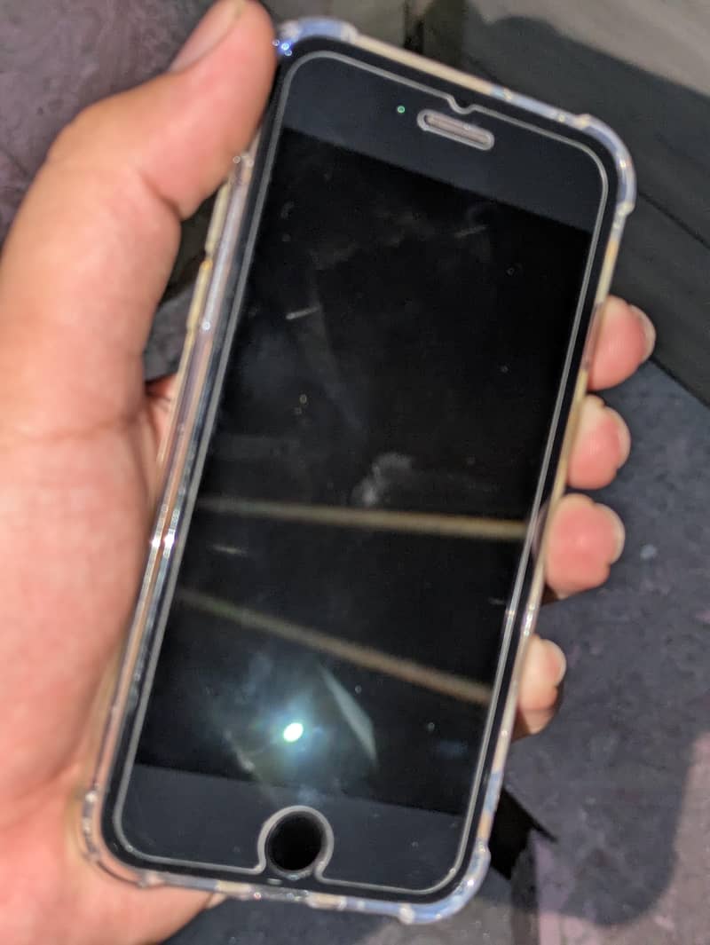 Apple iPhone 8 1