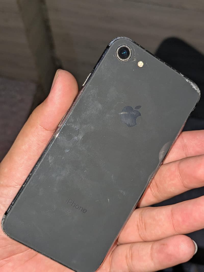Apple iPhone 8 3