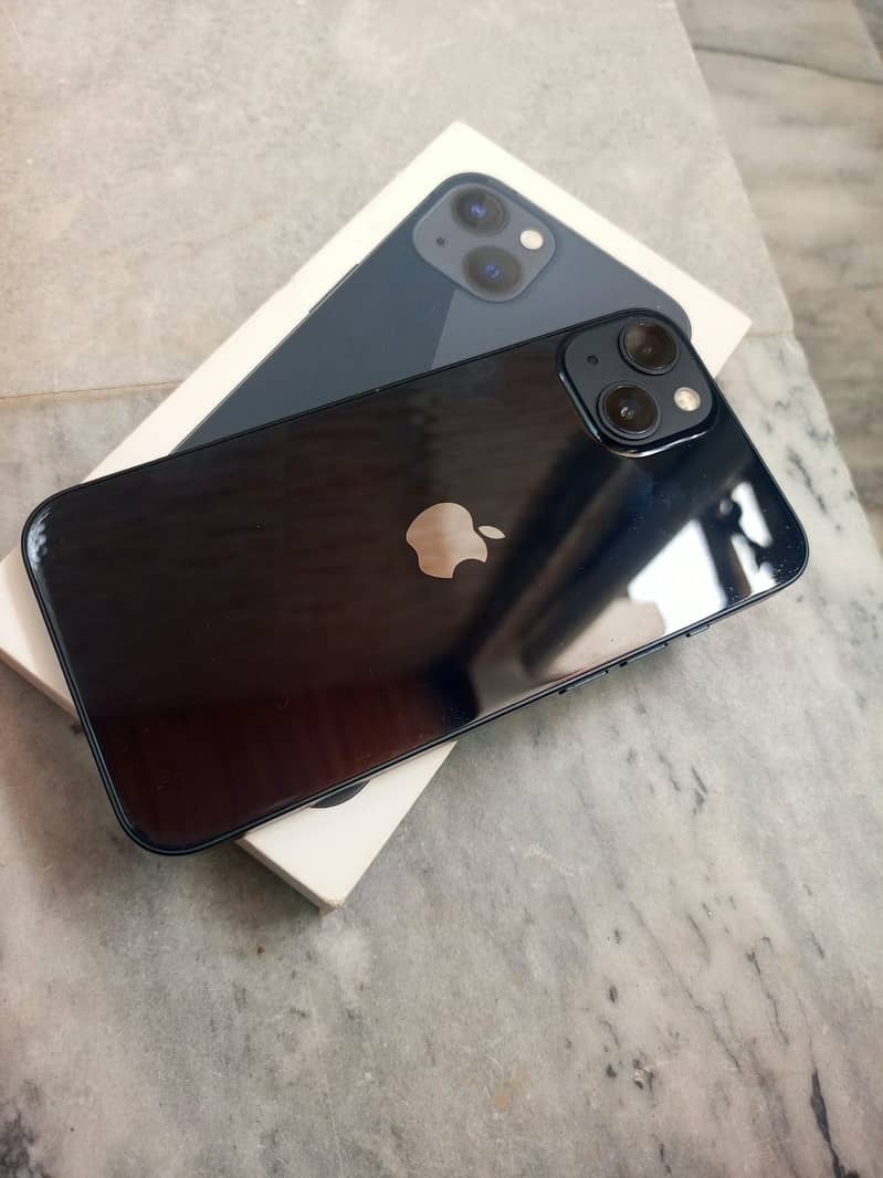 Apple iPhone 13 0