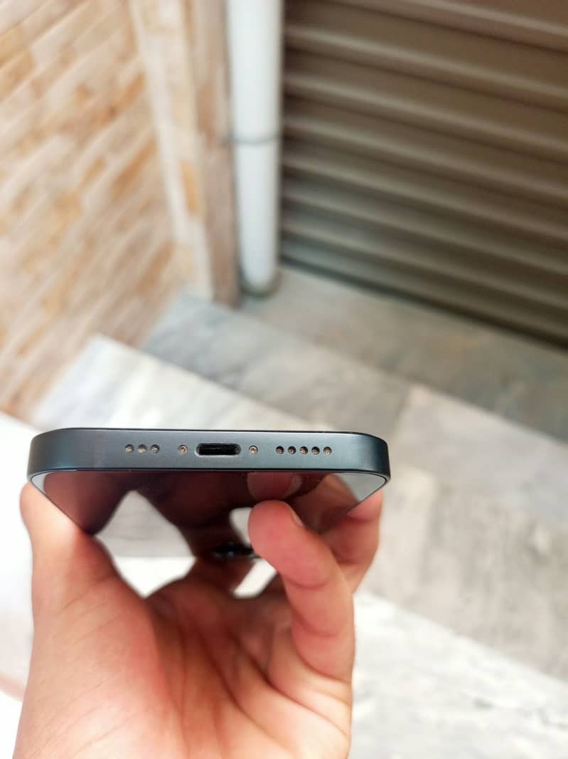 Apple iPhone 13 1