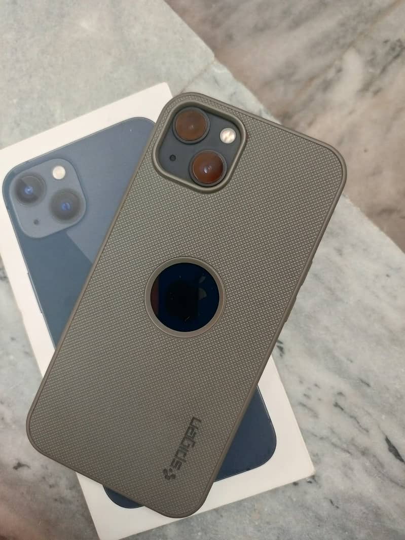 Apple iPhone 13 4