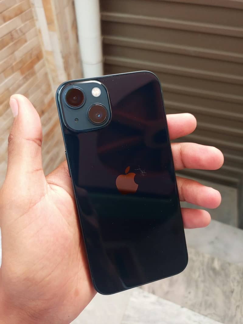 Apple iPhone 13 9