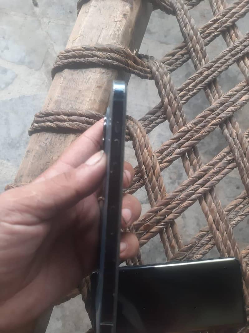 Apple iPhone 12 Pro Max 4
