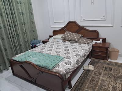 1 Queen Size Bed | 2 Side Tables | Dressing Table