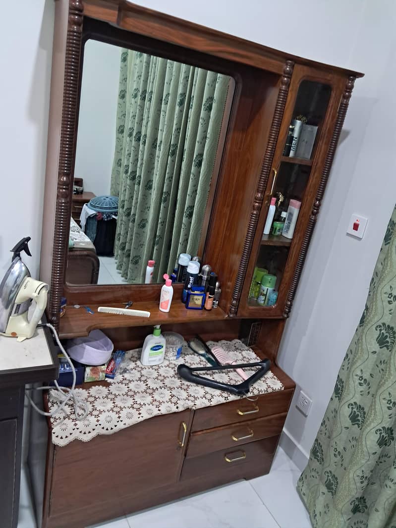 1 Queen Size Bed | 2 Side Tables | Dressing Table 1