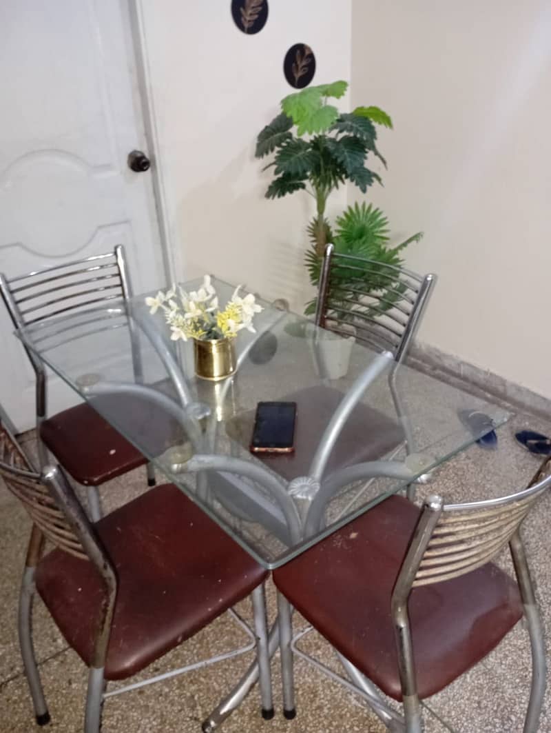 Dining table with 4 chairs 0