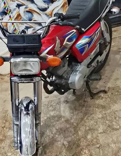 125 CG Honda for sale call WhatsApp contct number 0/3/2/0/3/1/9/4/0/84