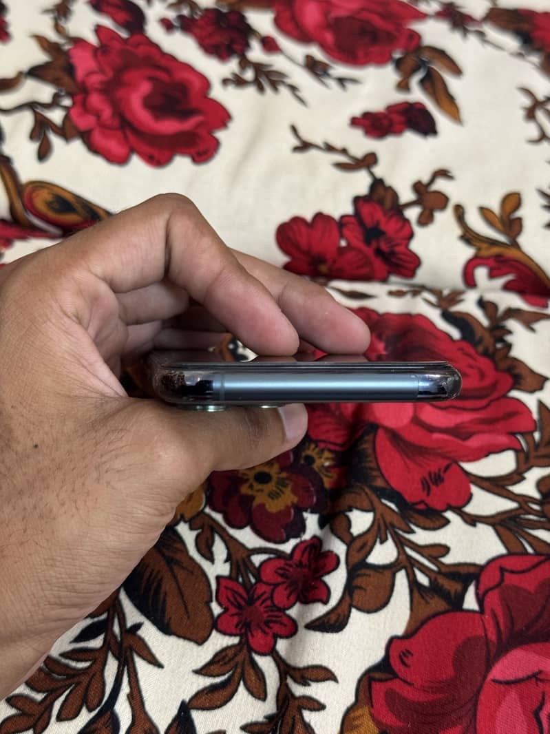 Apple iPhone 11 Pro 5