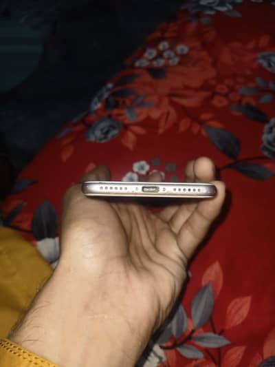 Apple iPhone 7