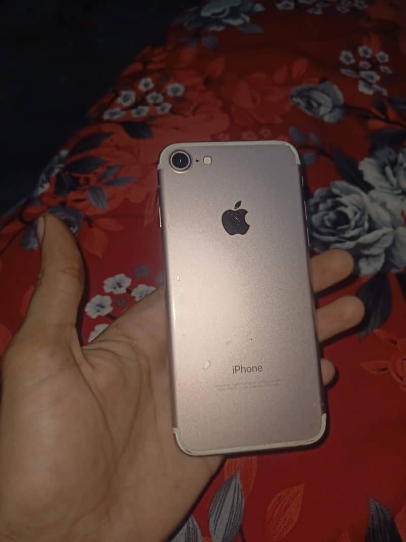 Apple iPhone 7 2