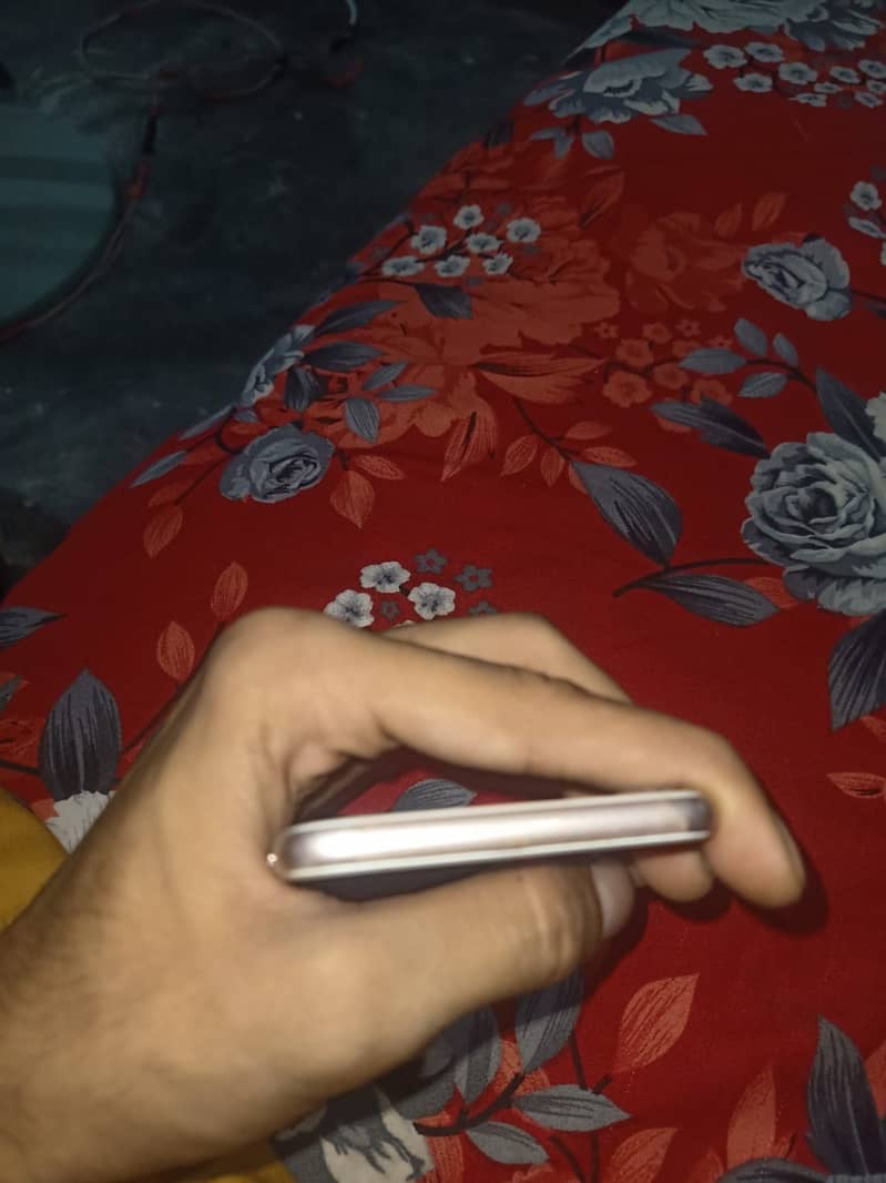 Apple iPhone 7 6