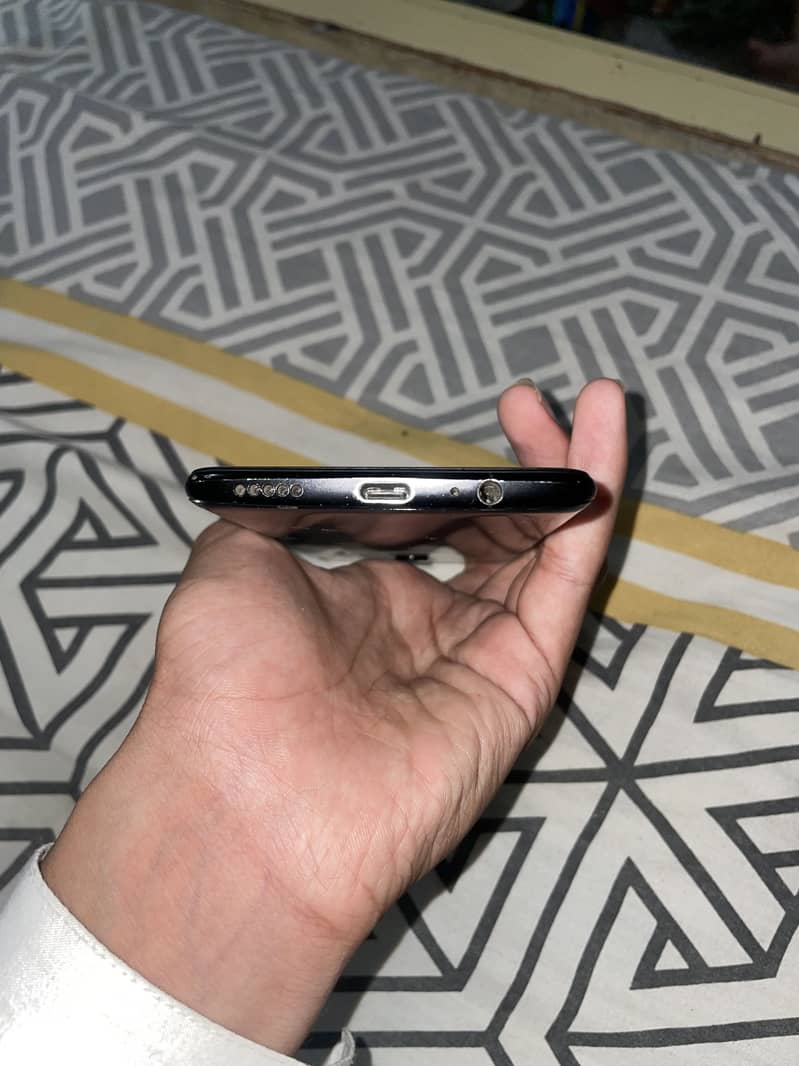 One Plus 6T 5