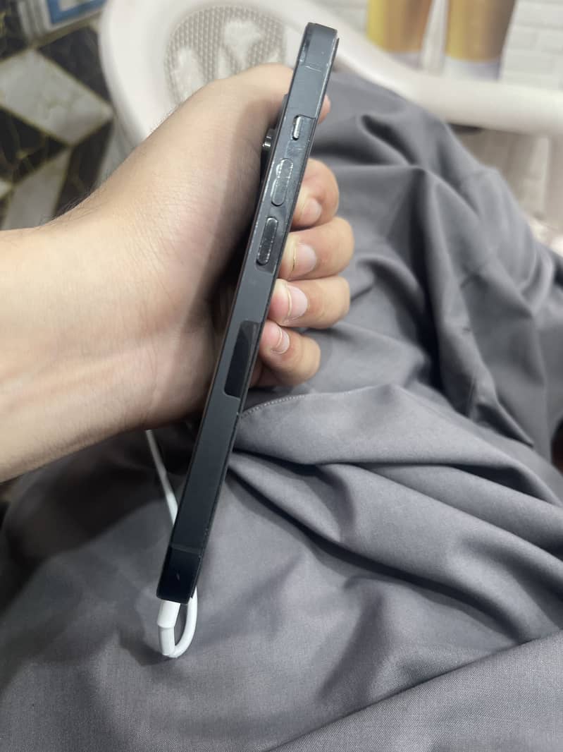 Apple iPhone 14 Pro 2