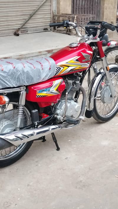 Honda CG-125. . . {2025} Karachi Number. . . . . 0303/0255582