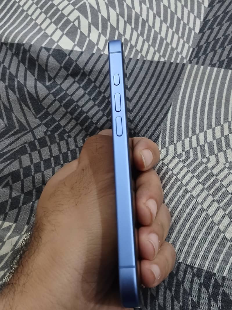 Apple iPhone 16 Jv 1