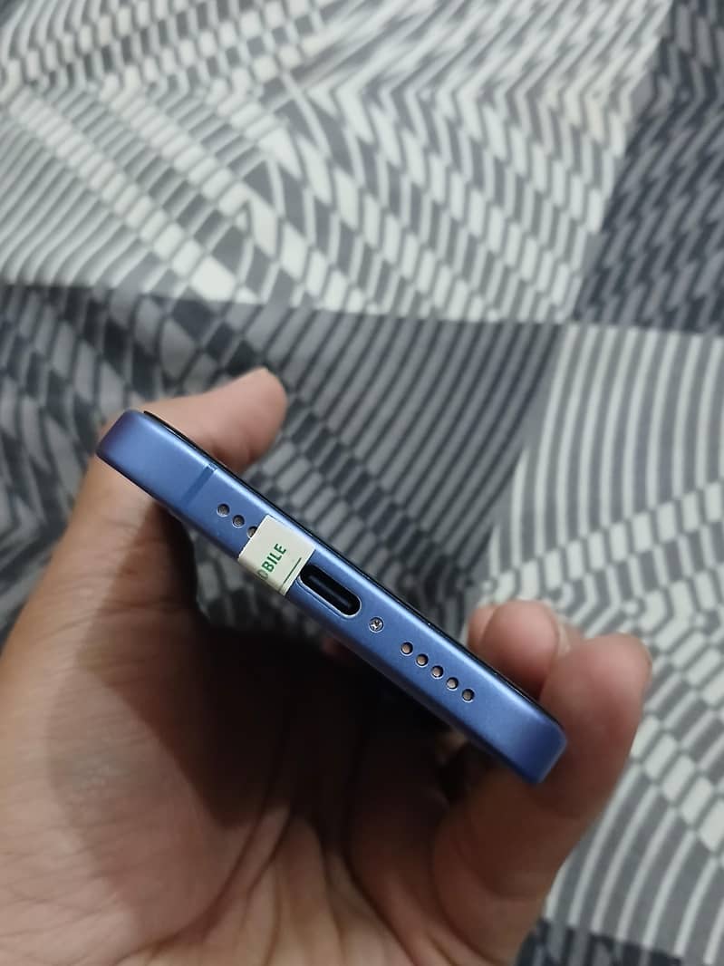 Apple iPhone 16 Jv 2