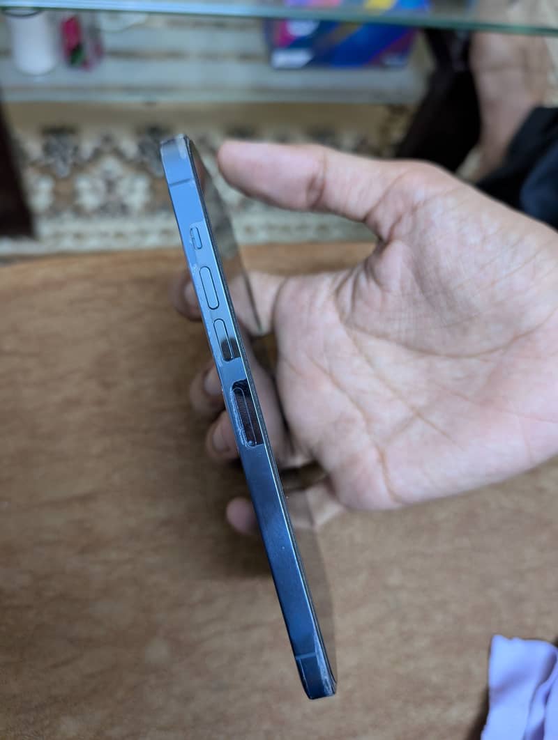 iPhone 13 pro max 2