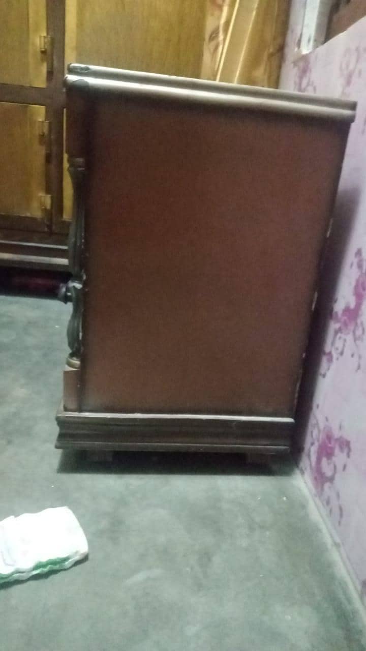 bed or side table Hain 4