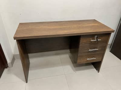 Office Table with 3 Drawers – Excellent Condition