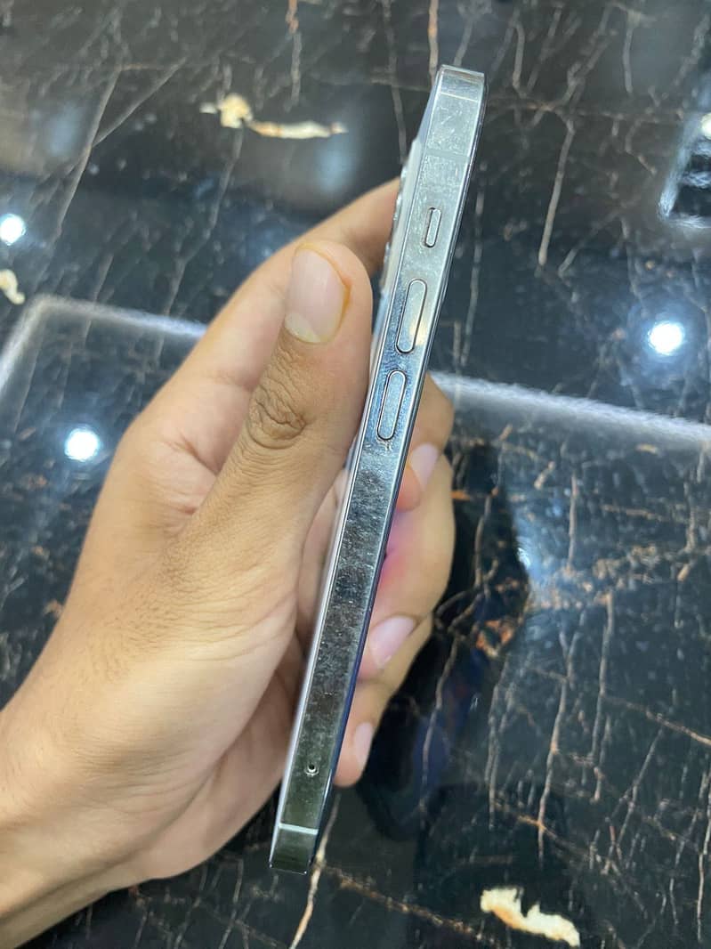 Apple iPhone 12 Pro 4