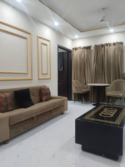 One bedroom VIP full furnish flat par day available in Bahria Town Lahore