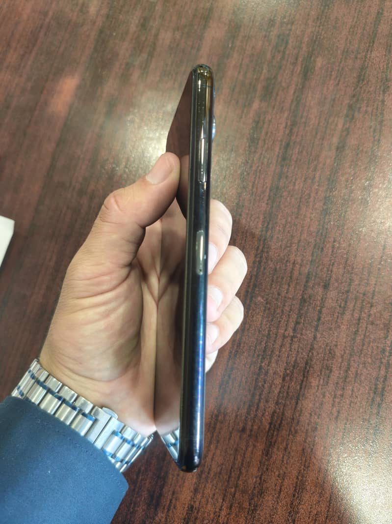 Apple iPhone 11 Pro Max 3