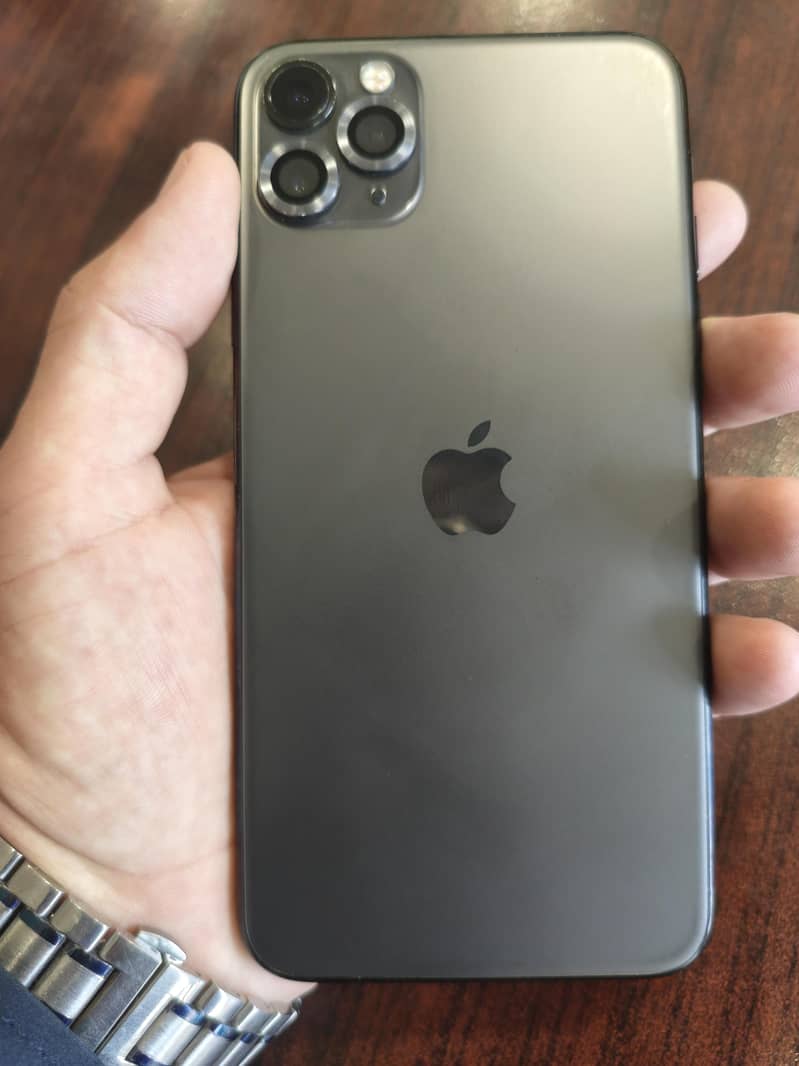 Apple iPhone 11 Pro Max 4