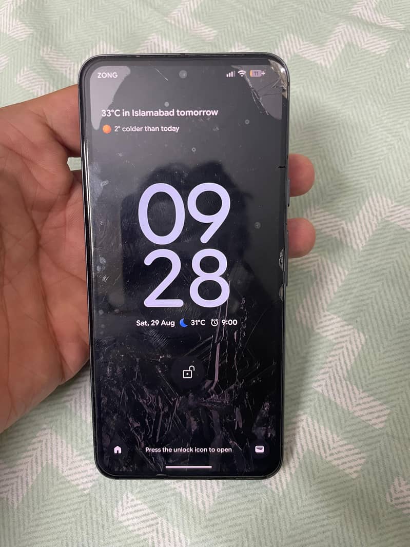 Google Pixel 8 4