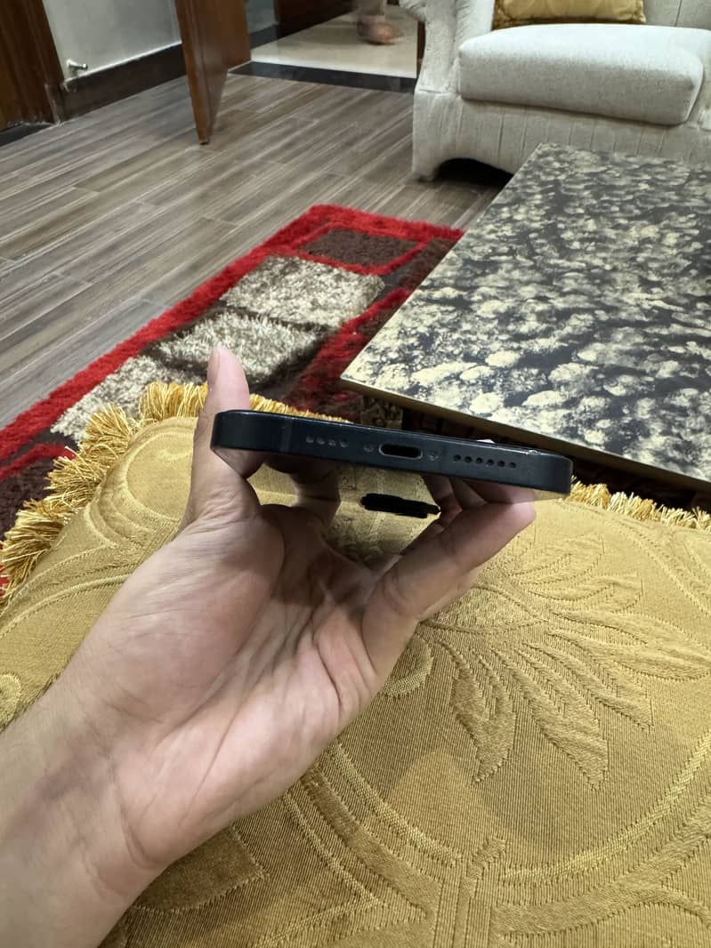 iPhone 14 plus 4
