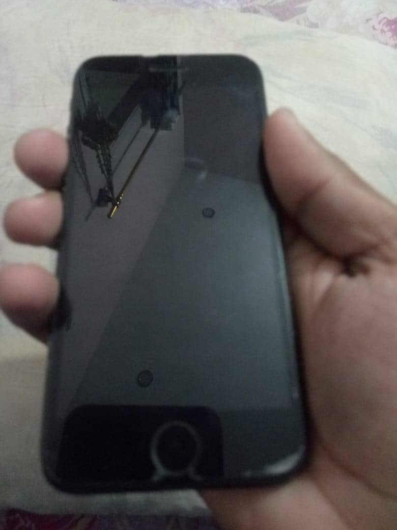 Apple iPhone 7 3