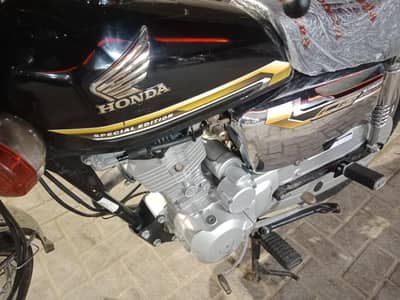 Honda 125 Hyderabad number 21 model