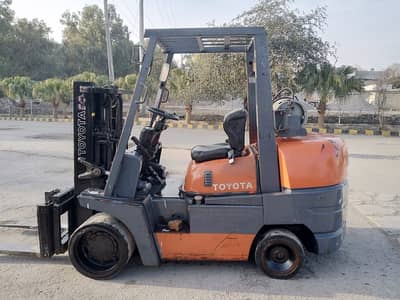 Toyota Forklift & Sumitomo S160 Excavator