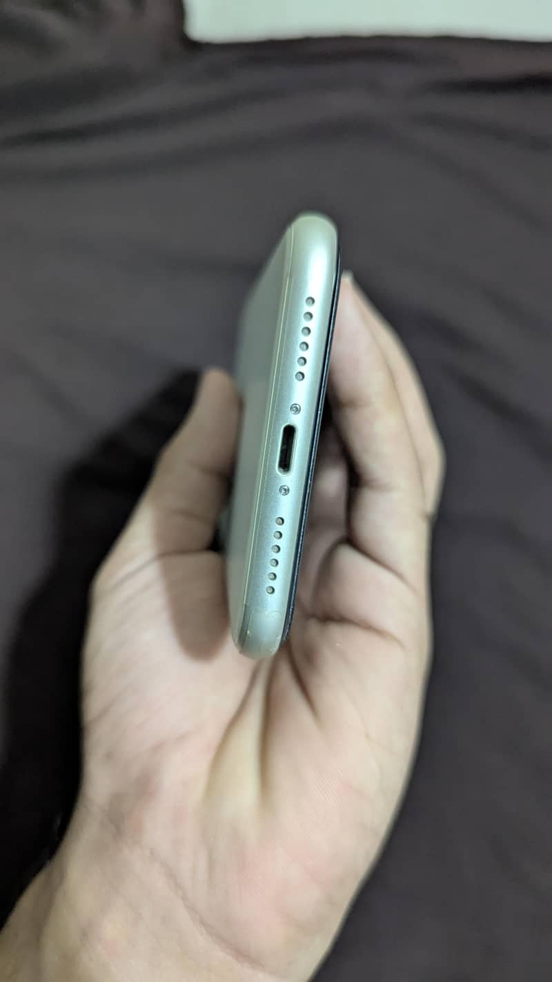 Apple iPhone 11 5