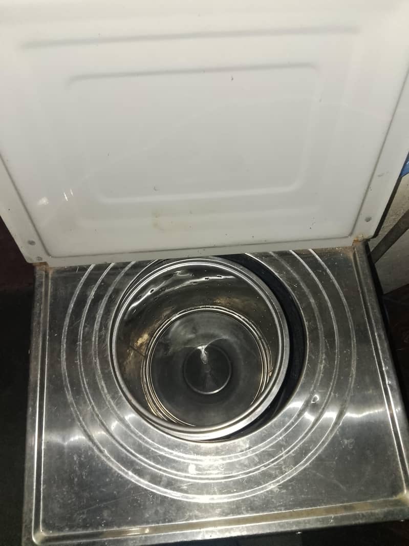 washer & dryer 1