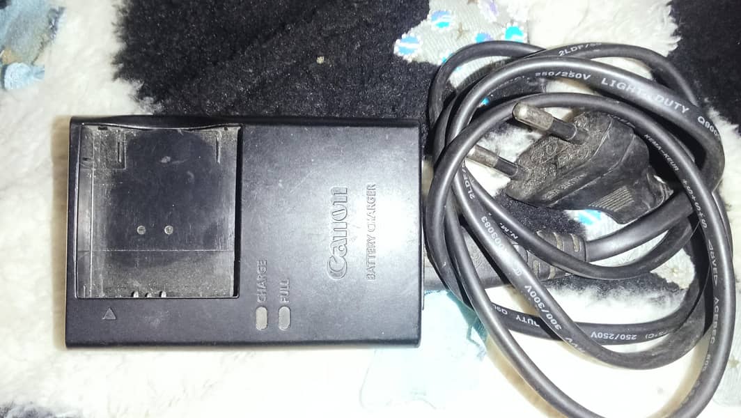 Canon Digital Camera 0