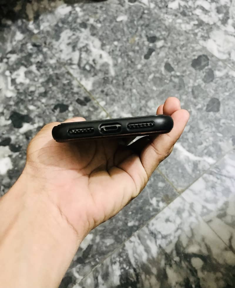 iPhone X 3