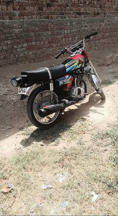 United 125