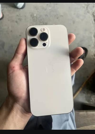 Apple iPhone 16 Pro Max