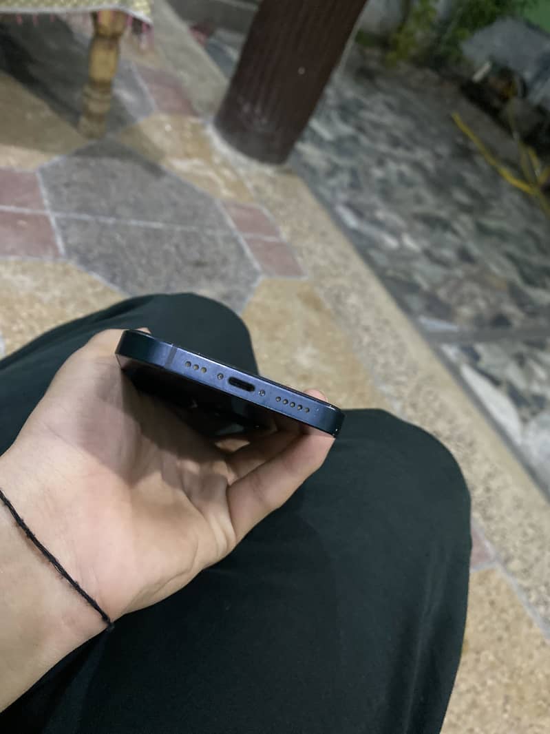 Apple iPhone 13 3