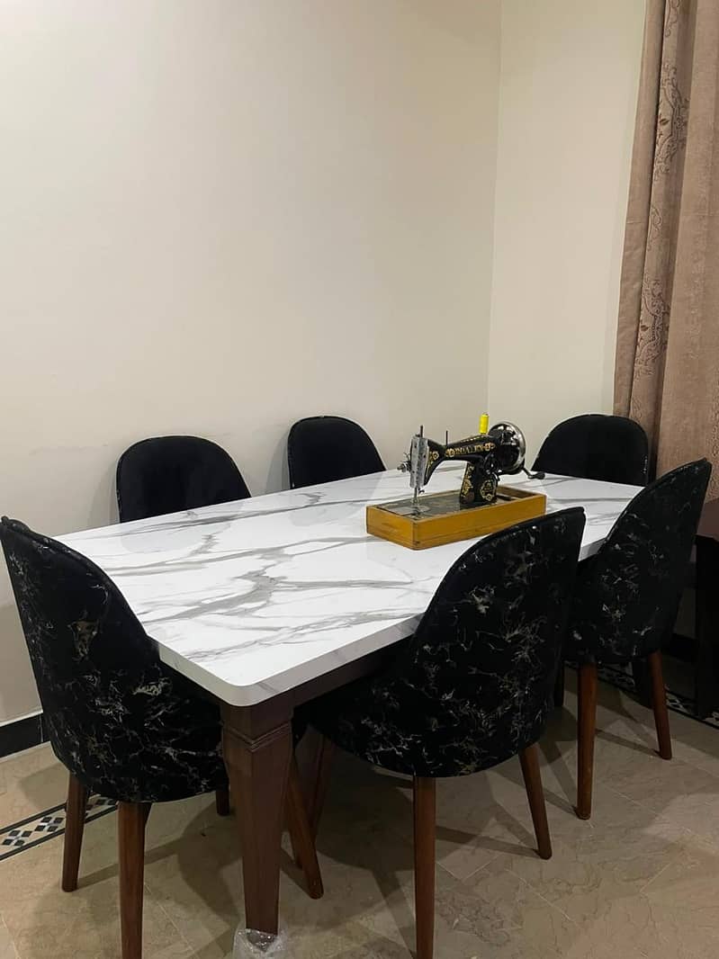 6 seat Dining table 3