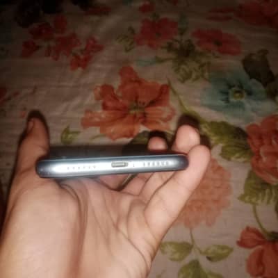 Apple iPhone XR