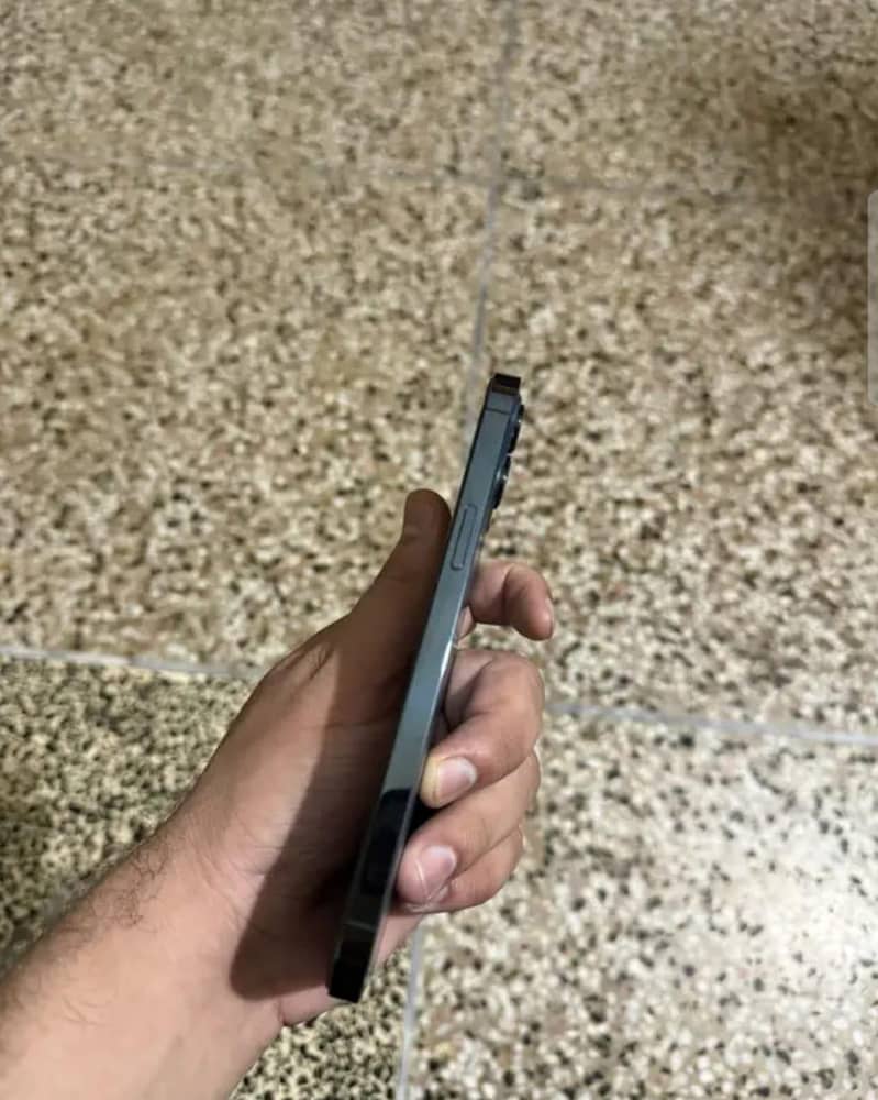Apple iPhone 12 Pro 4